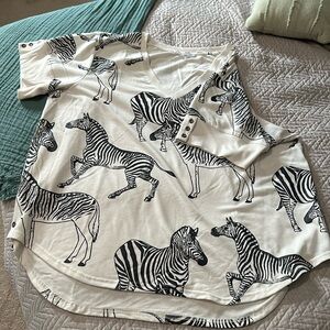 Zebra V-neck tunic top